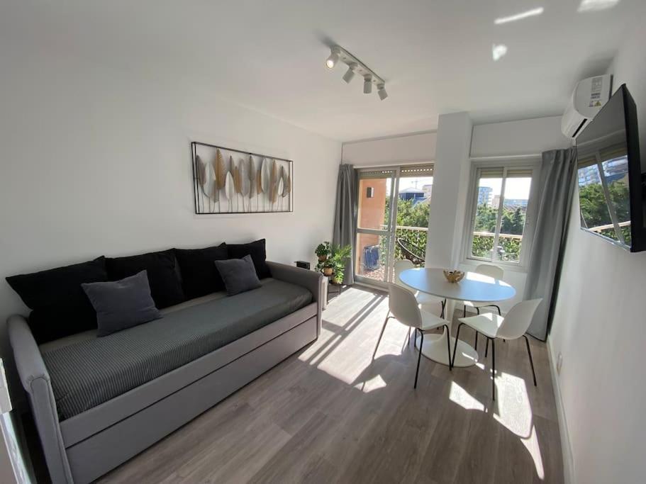 Apt Moderno Con Vistas, Recepcion 24 Hs Y Piscinas بينالماذينا المظهر الخارجي الصورة