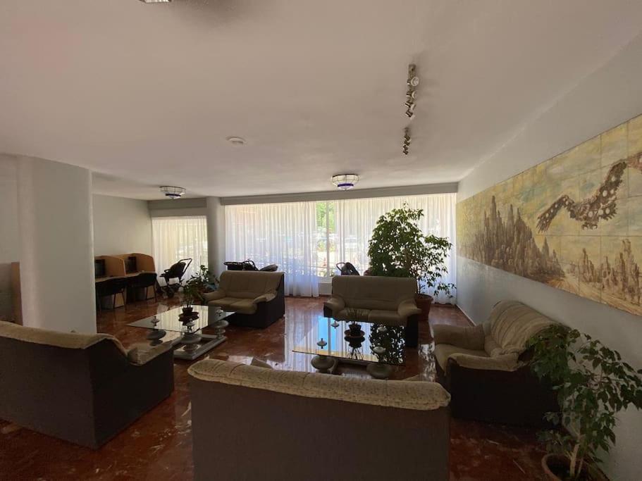 Apt Moderno Con Vistas, Recepcion 24 Hs Y Piscinas بينالماذينا المظهر الخارجي الصورة