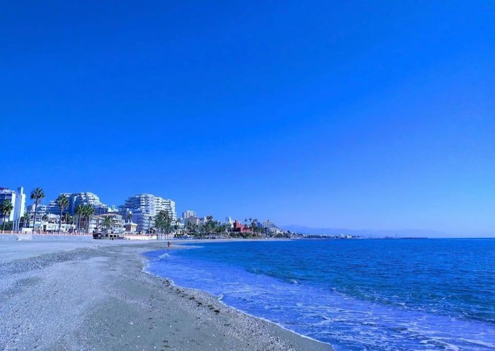 Apt Moderno Con Vistas, Recepcion 24 Hs Y Piscinas بينالماذينا المظهر الخارجي الصورة