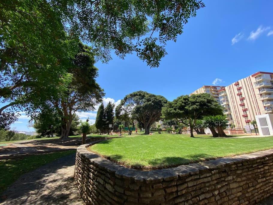 Apt Moderno Con Vistas, Recepcion 24 Hs Y Piscinas بينالماذينا المظهر الخارجي الصورة