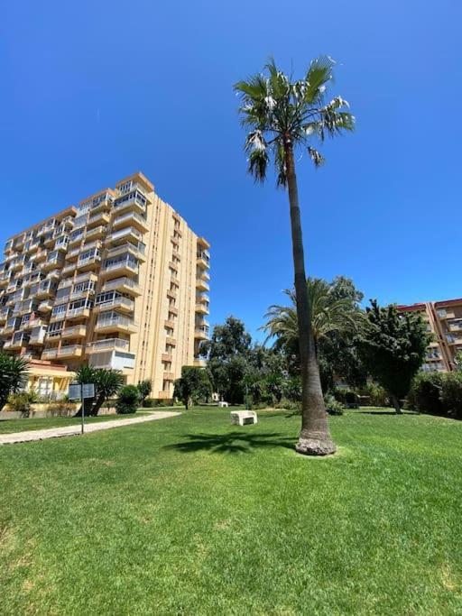 Apt Moderno Con Vistas, Recepcion 24 Hs Y Piscinas بينالماذينا المظهر الخارجي الصورة