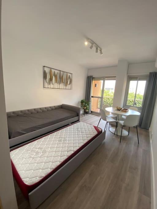 Apt Moderno Con Vistas, Recepcion 24 Hs Y Piscinas بينالماذينا المظهر الخارجي الصورة